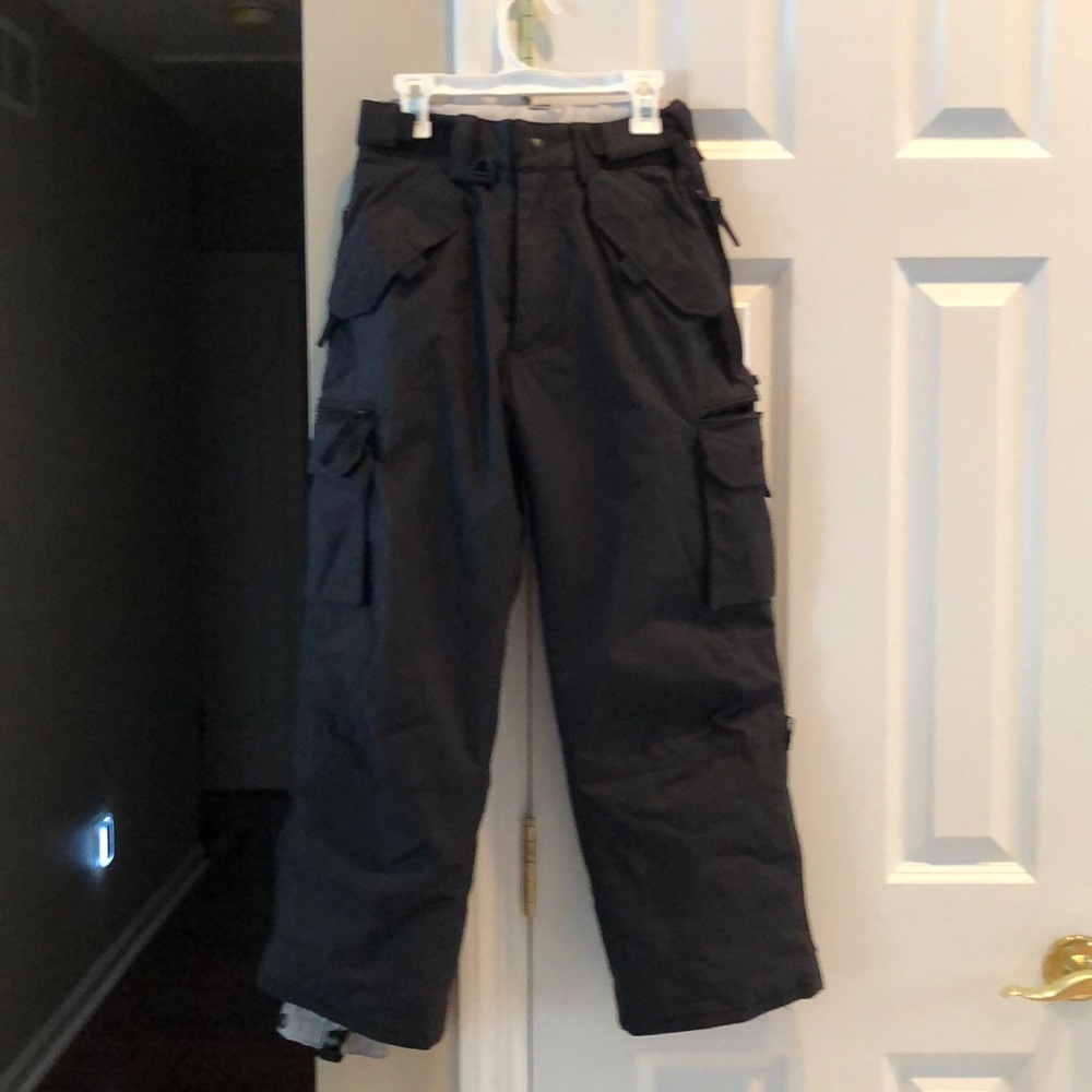 Boys turbine board wear insulated pants